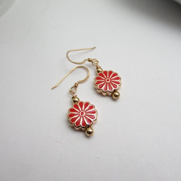 Enamel Daisy Flower earrings - Picture 8 of 8